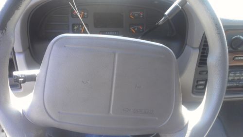 1996 Chevrolet Caprice Classic Sedan 4-Door 4.3L, image 9