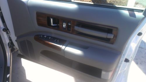 1996 Chevrolet Caprice Classic Sedan 4-Door 4.3L, image 11