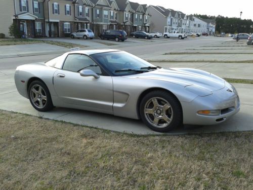 1999 chevrolet corvette c5 base hatchback 2-door 5.7l ls1 345 horsepower chevy