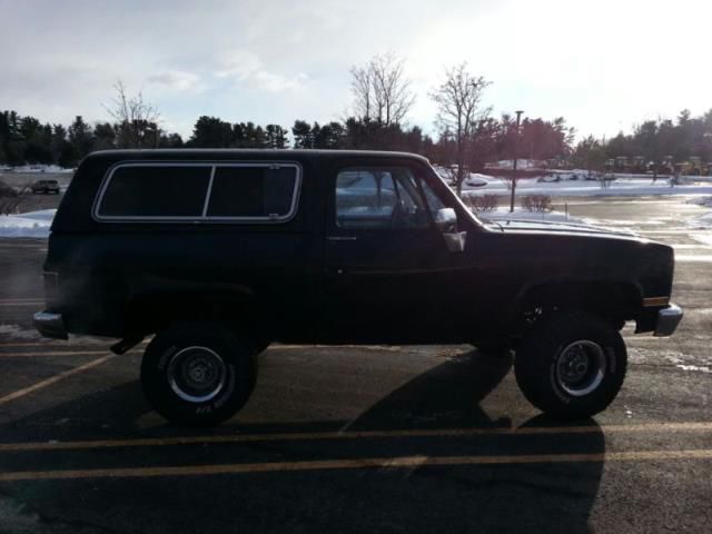 Chevrolet blazer custom sport utility 2-door