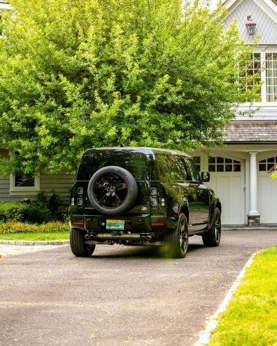Land Rover Defender 007 Edition