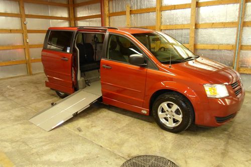 2008 dodge grand caravan handicap wheelchair van