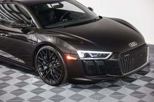 2017 audi r8 5.2 quattro v10 plus awd 2dr coupe