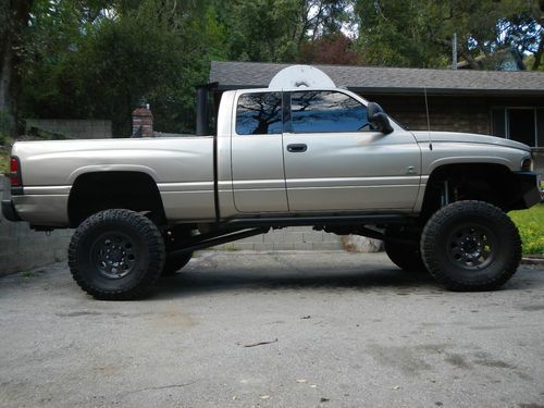 2002  dodge ram 2500 diesel 4x4 lifted