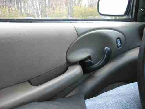 2004 Pontiac Sunfire SE Coupe 2-Door 2.2L, image 12