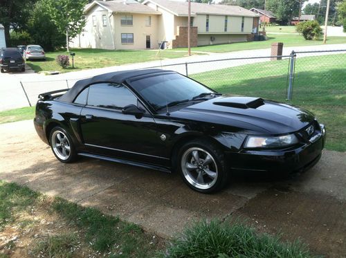 40th anniversary edition mustang gt convertible extremely low miles!!!