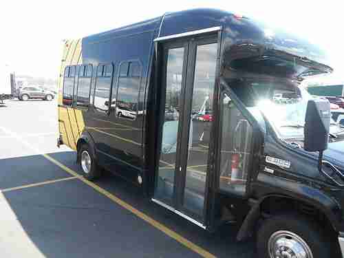 10 FORD E-350 SHUTTLE BUS 14 PASSENGER 156000 MILES AIRPORT SHUTTLE RUNS 100%, US $11,500.00, image 4