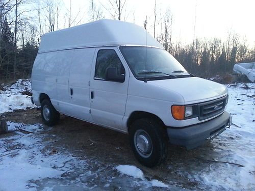 Ford e350 high top commercial van 2006, v8 white 155k