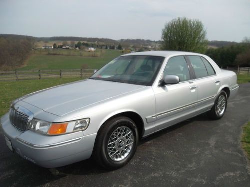 2001 mercury grand marquis 4 door sedan gs 38,500 low miles great condition auto