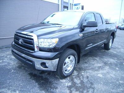 Sr-5 mega cab 17545 miles 5.7 v8 automatic trd off road package, flex fuel power