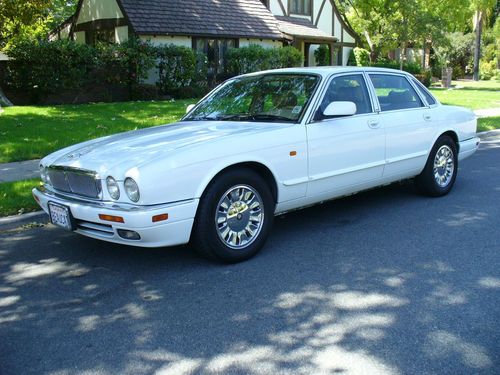 Beautiful california rust free jaguar xj6  great color combo  chrome alloys