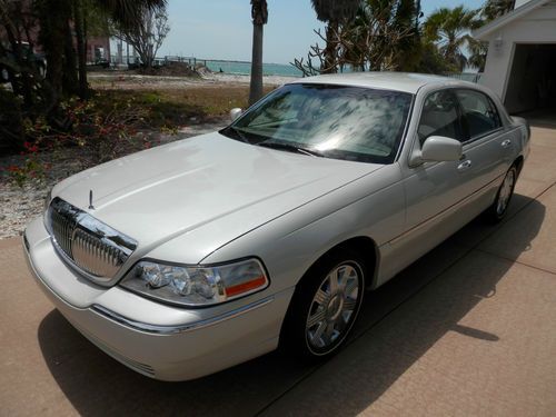 2005 lincoln town car signature limited sedan 4-door v8 4.6l