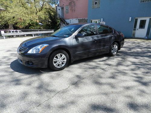 2011 nissan altima 2.5 s special edition, extra clean, low miles, cheap!