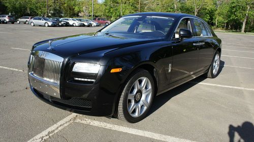 2012 roll royce ghost only 7800 miles!! one owner clean carfax mint!