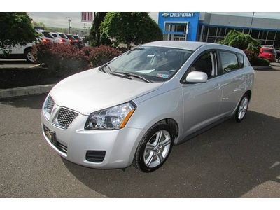2009 pontiac vibe 31k miles certified used silver cloth seats hatchback