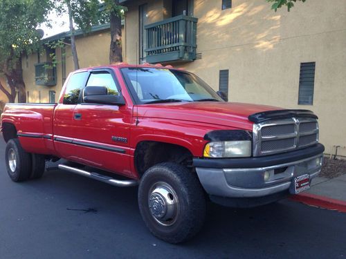 1999 dodge ram 3500 xlt 4x4 diesel extended cab pick up truck