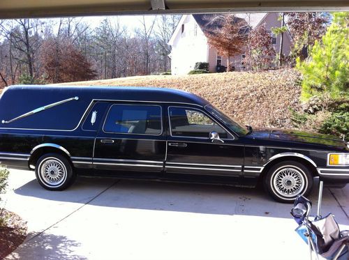 1992 lincoln town car executive sedan 4-door 4.6l