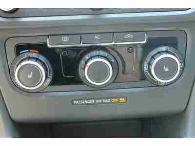 (Volkswagen) 2011 Volkswagen GTI LOW MILEAGE, image 20