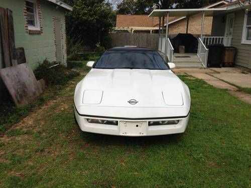 1988 corvette coupe w/ white ext. &amp; red int.