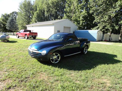 2005 chevrolet ssr base convertible 2-door 6.0l