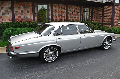 Original presenting Long Wheel Base XJ series Jaguar. Nice, above ave condition., US $11,888.00, image 10