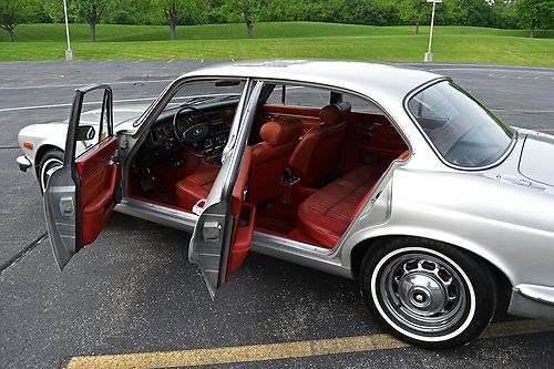 Original presenting Long Wheel Base XJ series Jaguar. Nice, above ave condition., US $11,888.00, image 12