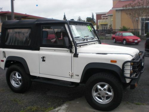 Land rover defender 90 1994  white