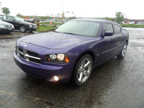 R/t daytona package, 5.7 hemi v8, navigation, super clean, warranty !!!