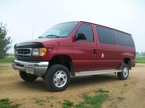 2000 ford e250  8 passenger van quigley 4 wheel drive conversion