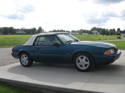1993 Ford Mustang LX Convertible 2-Door 5.0L, image 2