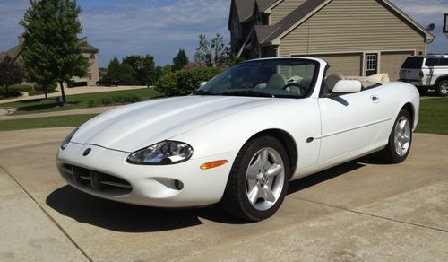 1998 jaguar xk-8 convertible very nice