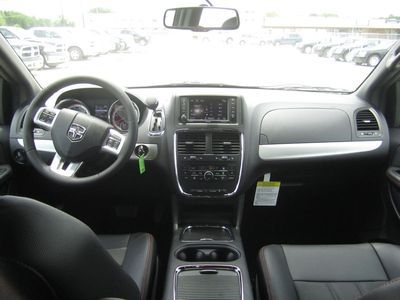 BRAND NEW SLEEK BLACK 2013 DODGE GRAND CARAVAN R/T MINIVAN, image 14