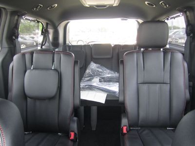 BRAND NEW SLEEK BLACK 2013 DODGE GRAND CARAVAN R/T MINIVAN, image 15