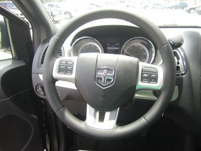 BRAND NEW SLEEK BLACK 2013 DODGE GRAND CARAVAN R/T MINIVAN, image 28