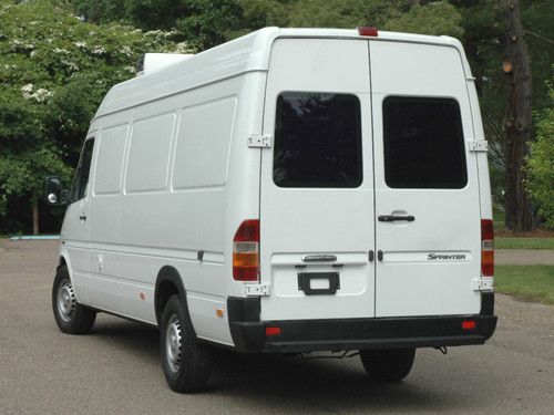 2003 SPRINTER / REEFER / FREEZER / ELECTRIC STANDBY, image 2