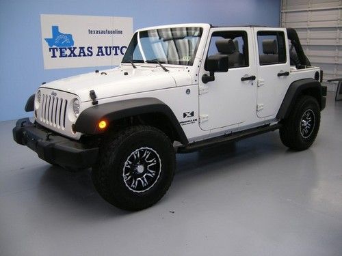 We finance!!!  2008 jeep wrangler unlimited x 4x4 auto hard top tow 16 rims cd!