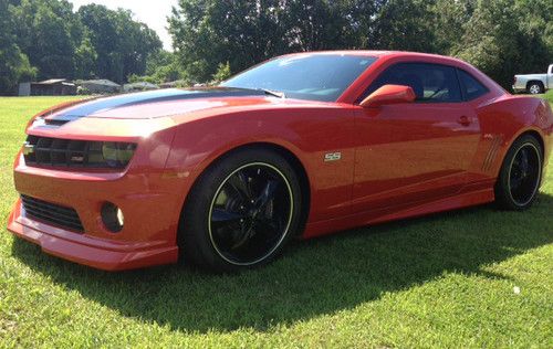 2010 Chevrolet Camaro SS (Beautiful car with Low miles), image 2