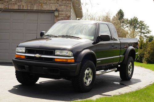 2001 chevy s10 zr2 4x4 black with 75k miles, clean. off road suspension