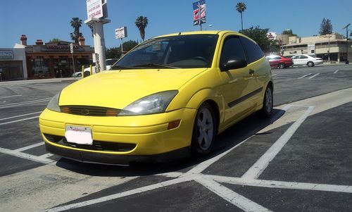 2004 ford focus zx3 hatchback 3-door 2.0l