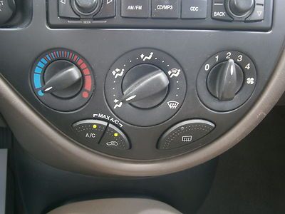ONE OWNER LOW RESERVE FUEL SAVER 2004 FORD FOCUS SE SEDAN, US $4,672.00, image 20