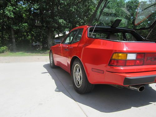 1987 Porsche 944 Base Coupe 2-Door 2.5L, image 9