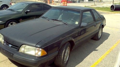 1988 ford mustang lx hatchback 2-door 5.0l 320cu. in. v8