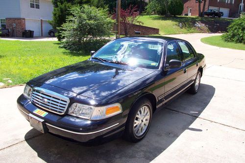 2004 Ford Crown Victoria LX Senior Citizen 1 Owner Only 23,000 Miles, image 3