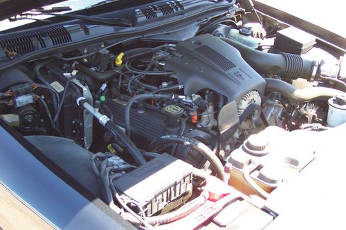 2004 Ford Crown Victoria LX Senior Citizen 1 Owner Only 23,000 Miles, image 11