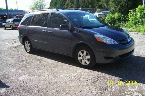 2009 toyota sienna le mini passenger van 5-door 3.5l