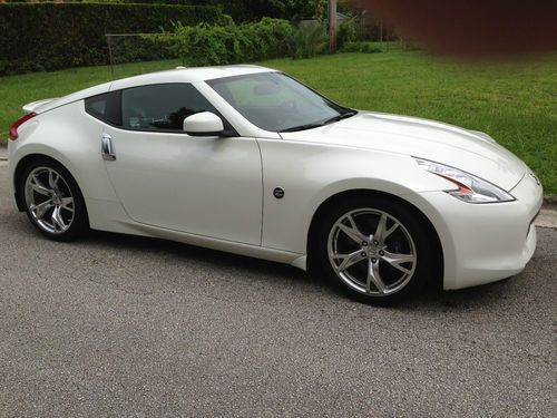 2010 nissan 370z touring coupe 2-door 3.7l