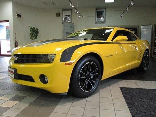 16k miles we finance bumblebee yellow custom leather wheels v6 automatic lt