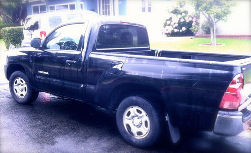 2005 toyota tacoma base standard cab pickup 2-door 2.7l black, low mileage great