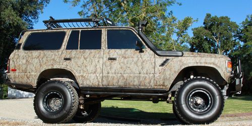 1987 toyota land cruiser -lockers,5 speed, man-a-fre engine, 40 gal fuel tank