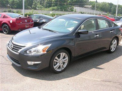 Pre-owned 2013 nissan altima 2.5s sedan, bluetooth, aux, nice, 5268 miles